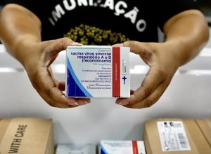governo-comeca-a-distribuir-vacina-contra-virus-sincicial-respiratorio